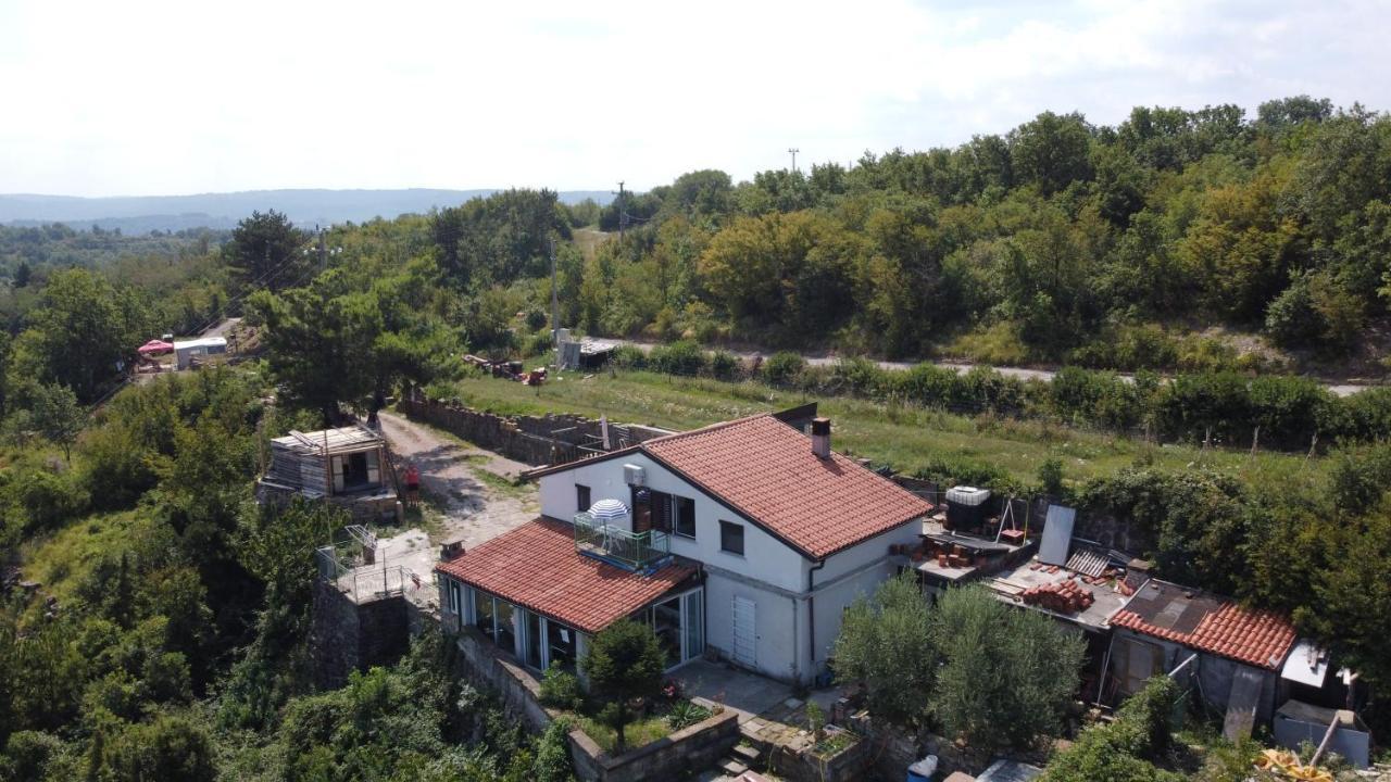 Apartments Pomjan Pogled Na Gore Exterior foto